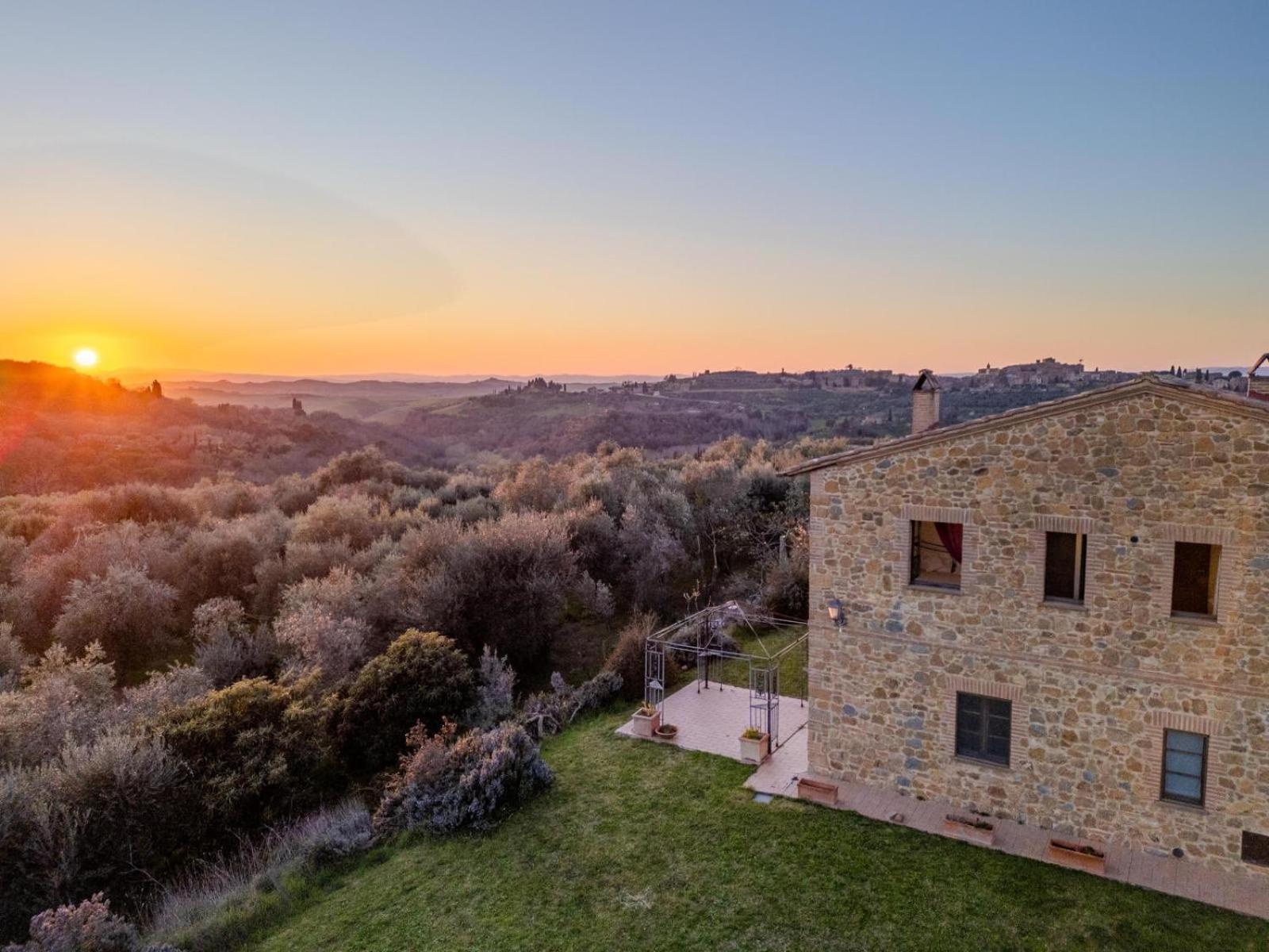 Agriturismo Pascianella Appartamento Bel Tramonto Castelmuzio Exterior photo